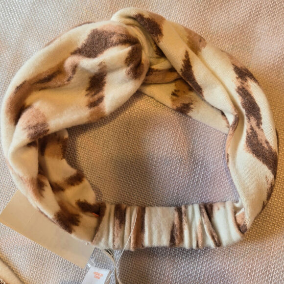 COLSIE Cropped Ribbed Waist Cream Brown Animal Print Headband Shirt Set Sz XS - Picture 4 of 7